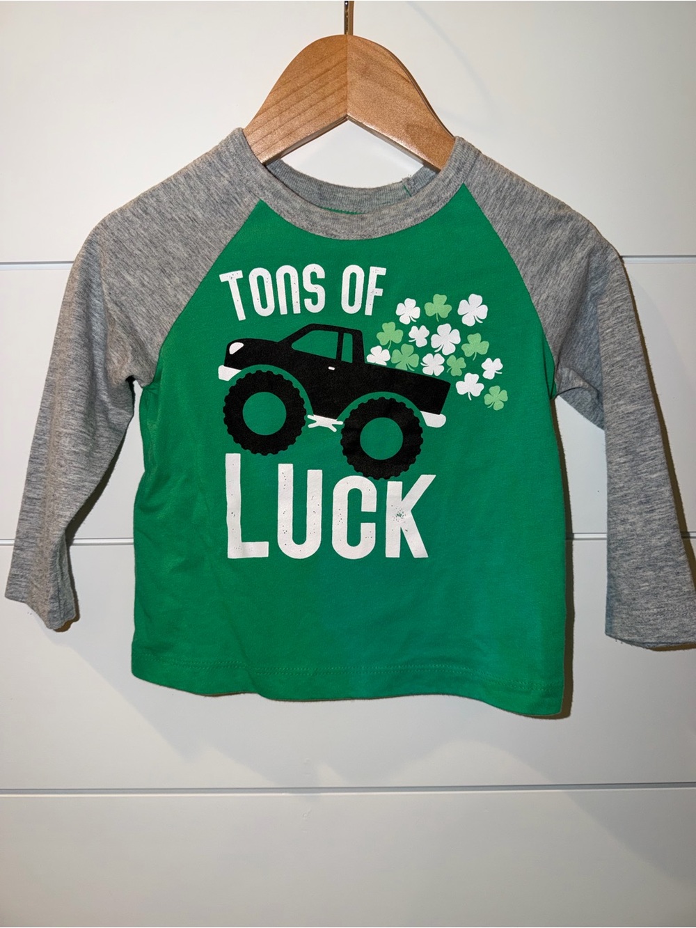 Way to Celebrate Boy 18M St Patricks Day Monster Truck Shirt Green Raglan EUC